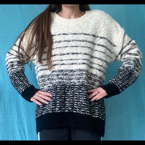 Vince Sweater - Picture 2 of 8